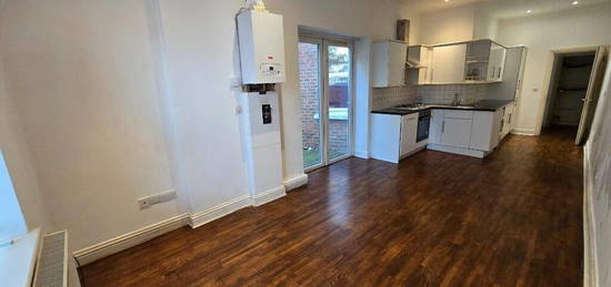 2 bedroom ground floor flat