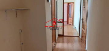 Apartament 3 camere - strada Isaccei !