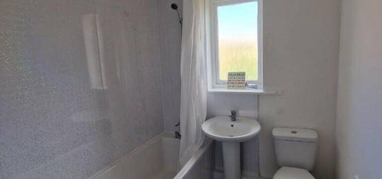 2 bedroom semi-detached house to rent