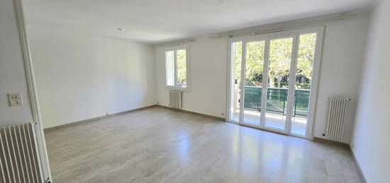 Appartement  à louer, 3 pièces, 2 chambres, 73 m²