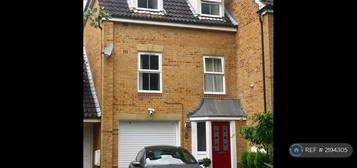 3 bedroom terraced house