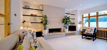 Flat for sale in Carlingford Road, Hampstead, London NW3