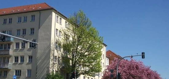 STUDENTEN !!!!  2-Raum Wohnung mit Laminat in Zentrumsnähe  +++++ WG gerecht !!!!  ++++++++++