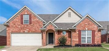 5727 Hunters Chase Dr, Southaven, MS 38672