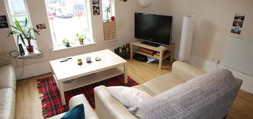 3 bed flat to rent