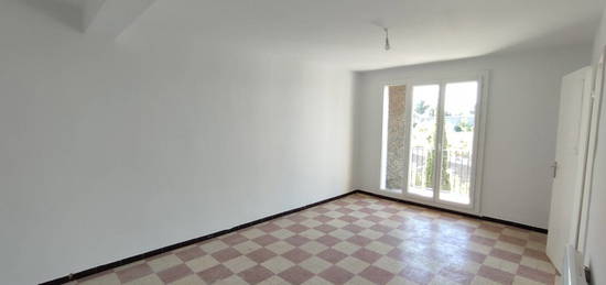 Appartement  à louer, 3 pièces, 2 chambres, 57 m²