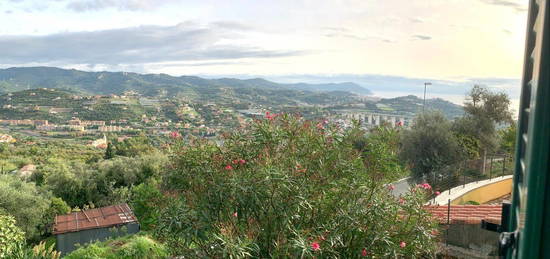 Bilocale Strada Civezza, Poggi, Imperia