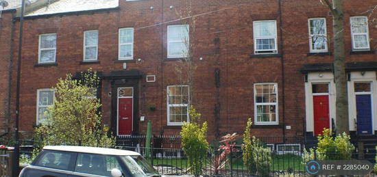 7 bedroom terraced house