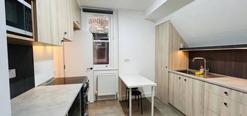 Flat to rent in Woodside Road, London N22