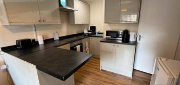 4 bedroom ground floor flat