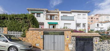 Casa adosada en venta en Calle Trajano, Cenes de la Vega