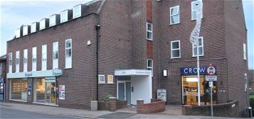 Flat to rent in South Street, Dorking RH4
