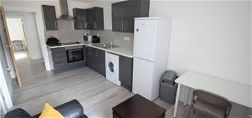 Flat to rent in Minny Street, Cathays, Cardiff CF24