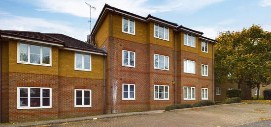 Flat for sale in Anders Corner, Priestwood, Bracknell, Berkshire RG42