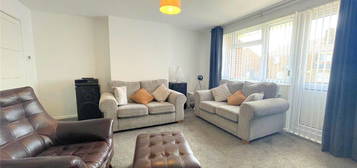 2 bed flat to rent