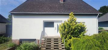 Einfamilienhaus in guter Lage von Nienhagen muss neu erweckt werden! (MA-6315)