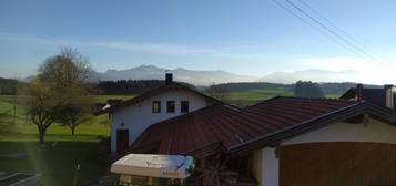 Wunderschöne ruhige Zwei-Zimmer-Wohnung mit Bergblick