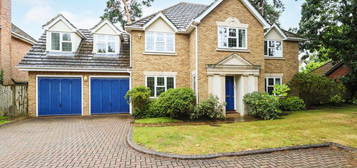 Detached house to rent in Clevedon, Weybridge, Surrey KT13