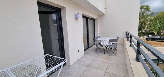 Appartement T2 meublé avec terrasse et garage