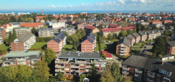 Moderne 2-Zi.-Wohnung mit großzügigem Balkon in zentraler Lage