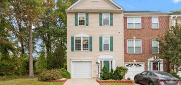 5596 Jowett Ct, Alexandria, VA 22315