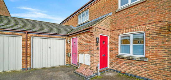 Maisonette to rent in Fairford Leys Way, Buckinghamshire HP19