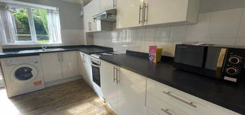 5 bed shared accommodation to rent