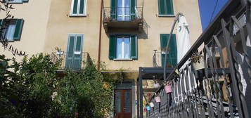 Casa indipendente in vendita in via Paolo Carcano, 40