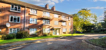 Flat for sale in Milman Close, Pinner, Middlesex HA5