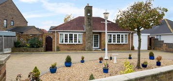 3 bed detached bungalow for sale