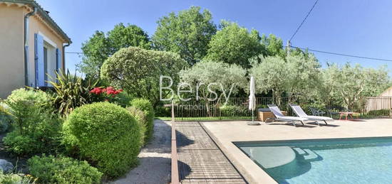 Villa de plain-pied  à vendre, 7 pièces, 5 chambres, 270 m²