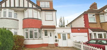 6 bedroom semi-detached house for sale