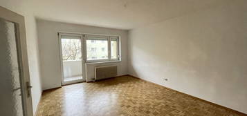 Nette Familienwohnung mit Loggia!