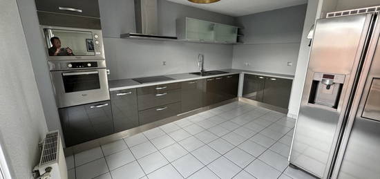 Appartement  à vendre, 5 pièces, 3 chambres, 111 m²