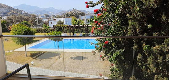 BODRUM YALIKAVATA HAVUZLU SİTE İÇERİSİNDE KİRALIK DAİRE