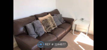 Maisonette to rent in Boundary Road, Hove BN3