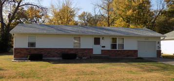 419 S  Maple St, Centralia, MO 65240