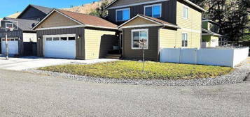 410 Riverside Mdw, Cashmere, WA 98815