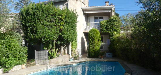 Villa 7 pièces 215 m²