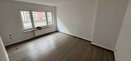 2 Zimmer Mietwohnung (Balkon + Garage) Innenstadt