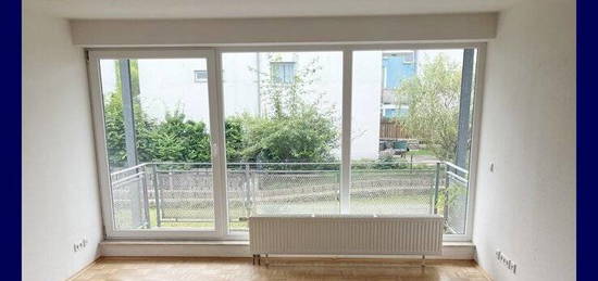 Klein + FEIN = DEIN neues Zuhause! 2 Zimmer mit PARKETT + BALKON + Aufzug + Bad mit Wanne