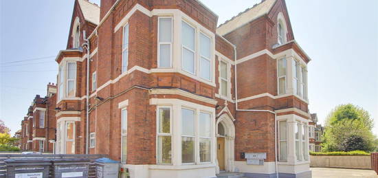 Flat to rent in 2A, Patrick Road, West Bridgford, Nottinghamshire NG2