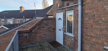 Duplex to rent in Haunch Lane, Birmingham B13