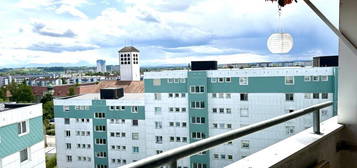 3-Zimmer-Wohnung mit zwei Loggien, Parkplatz und Weitblick