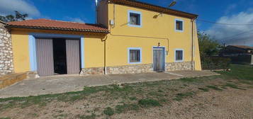 Chalet en barrio Hospitalrelojería en Ojos Negros