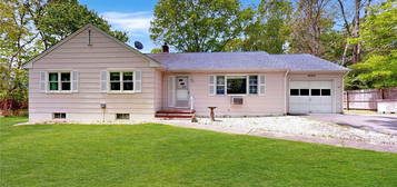 1635 Sagg Rd, Sag Harbor, NY 11963