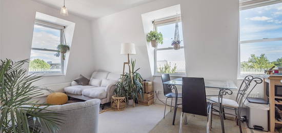 Flat for sale in Winchester Court, Castlegate, Richmond TW9