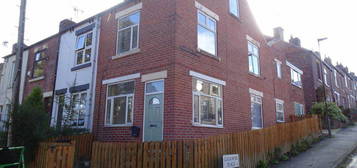 4 bedroom terraced house