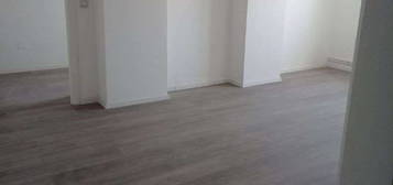 Apartament 2 camere semidecomandat, bloc nou