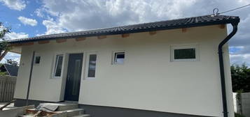 Kiadó családi ház, albérlet, Komáromban 450 E Ft / hó